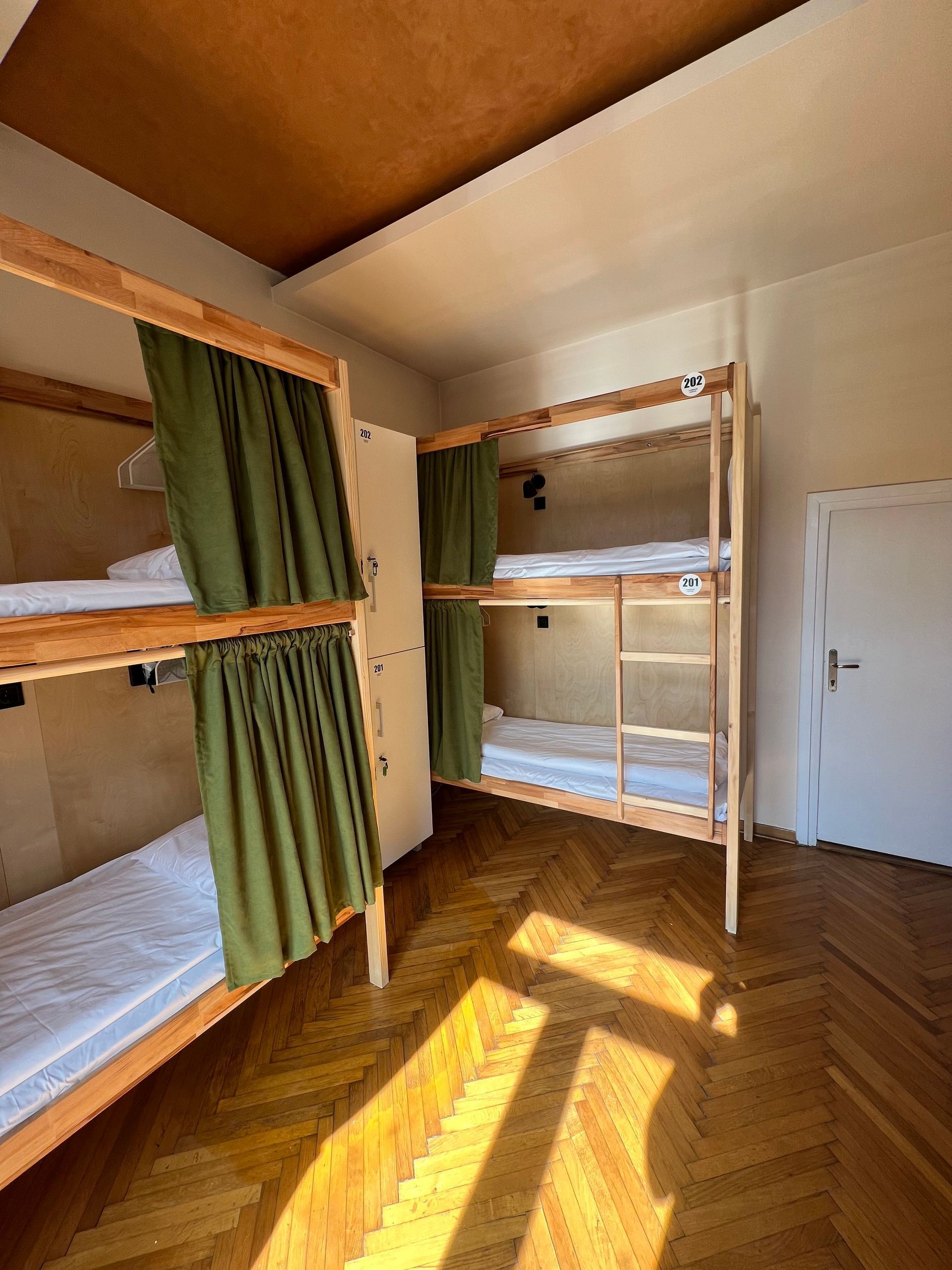 Cabbage-Hostel-Belgrade-Female-Dorm-2nd-floor