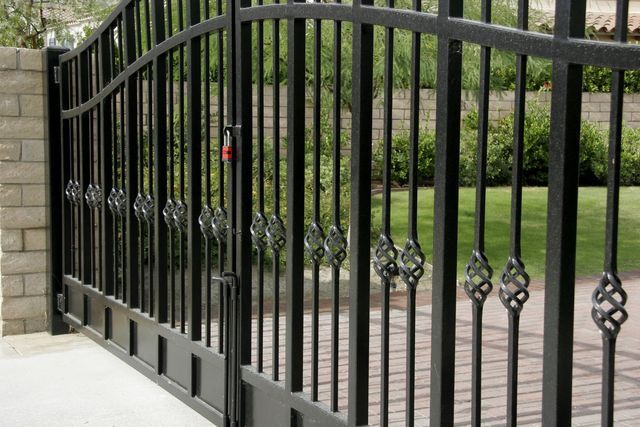 Gate