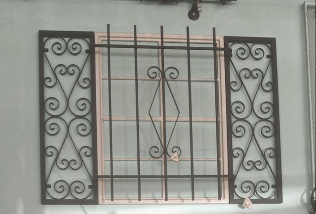Scroll Design Window Guard