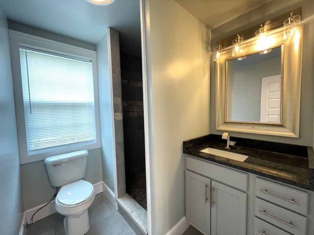 130 vine bathroom