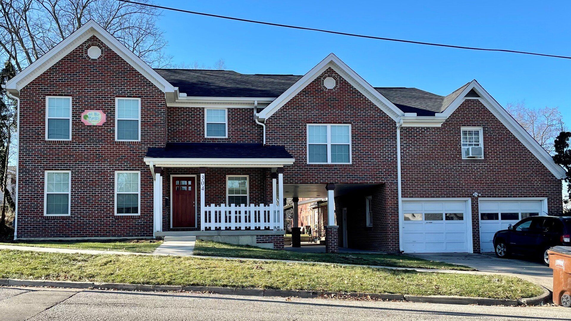 6 bedroom houses