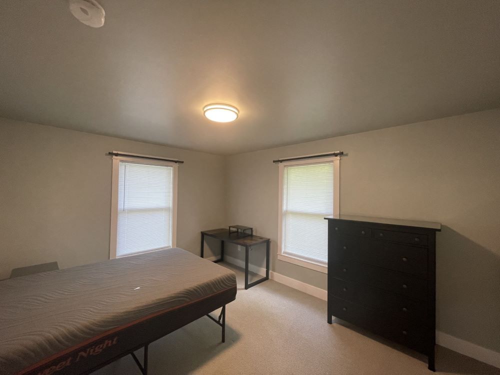 306 University bedroom 4