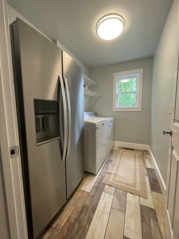 306 University refrig and laundry