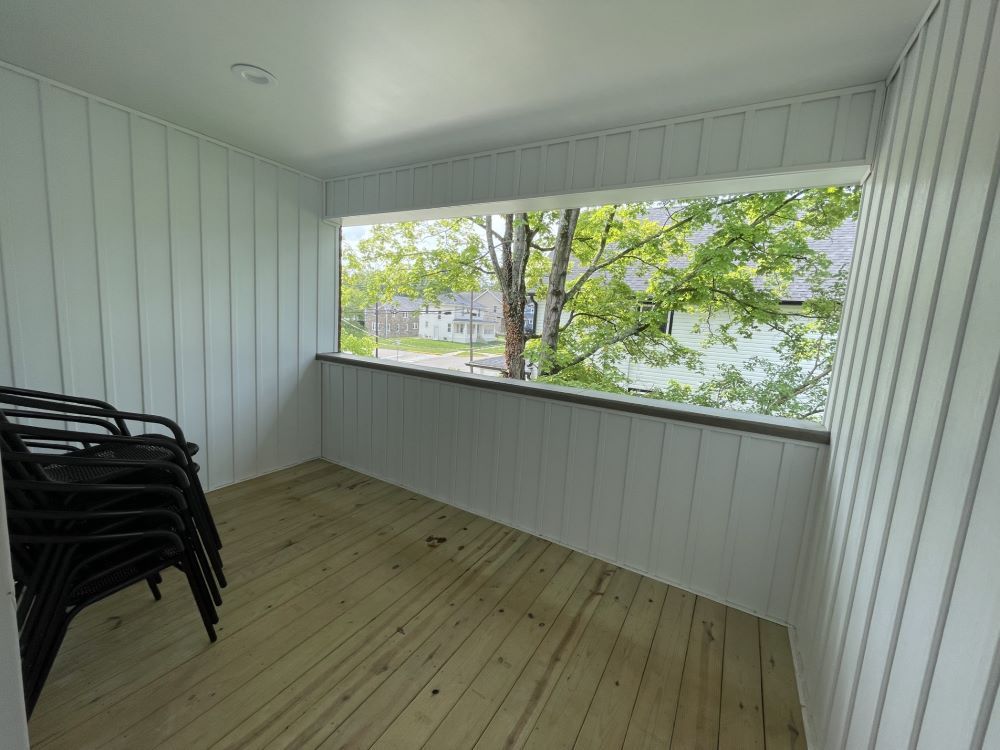 306 University side porch