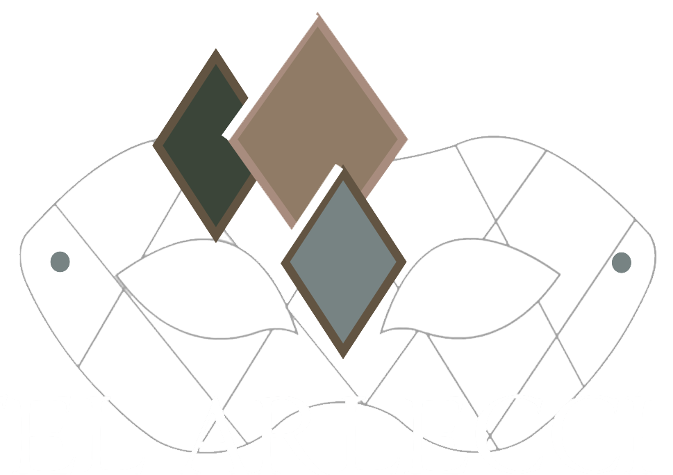Logo dell’Hotel Arlecchino con rombi geometrici stilizzati e la parola “Venice” sotto