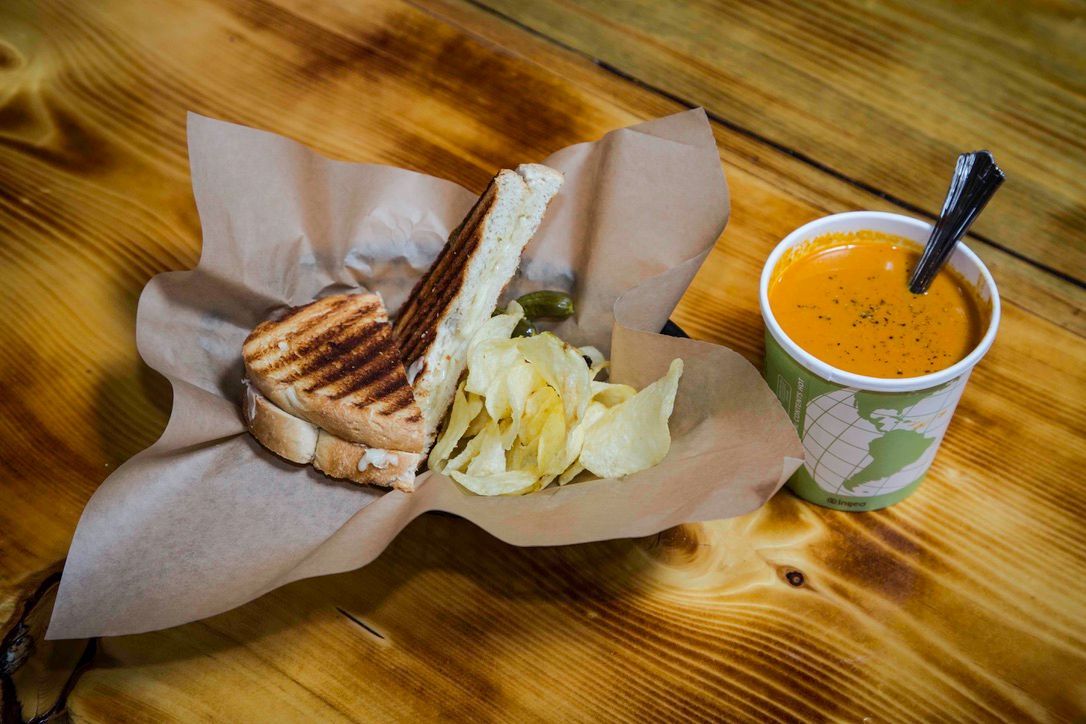 sandwich and chips