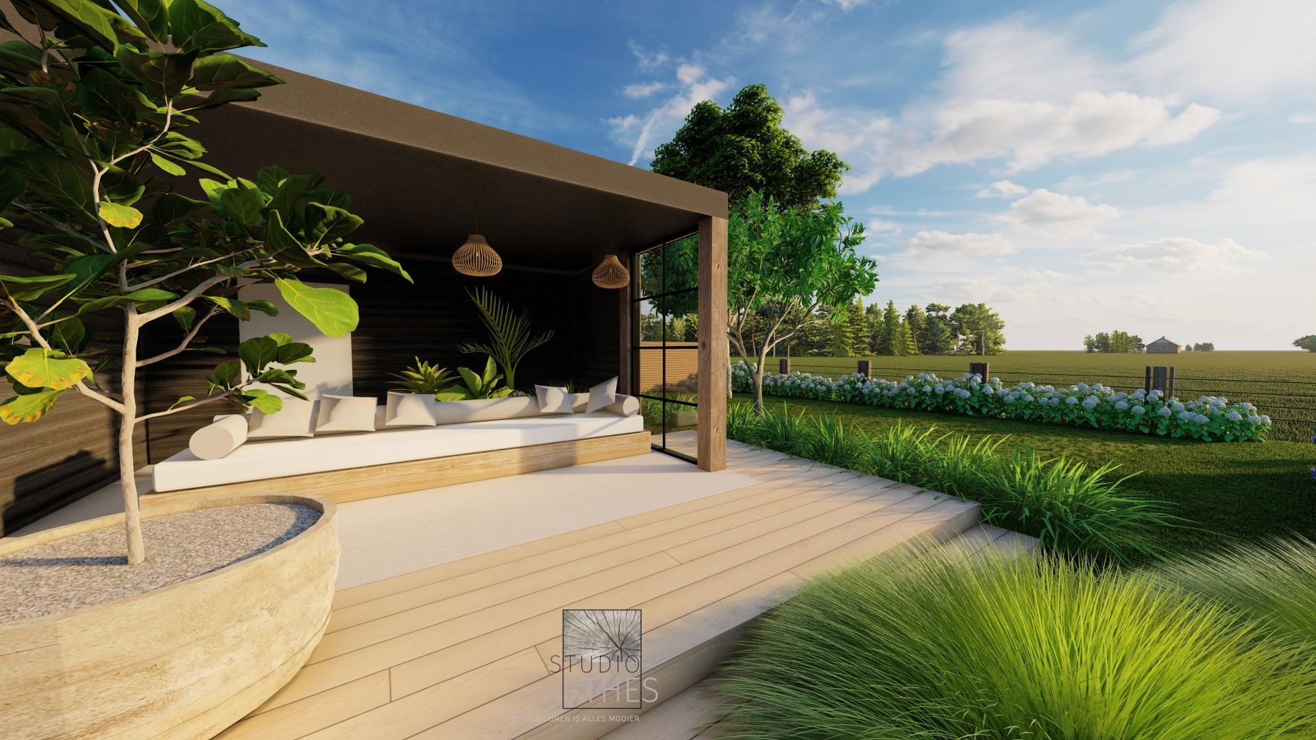Buitenlounge met een overkapping, zitgelegenheid en omringende beplanting.