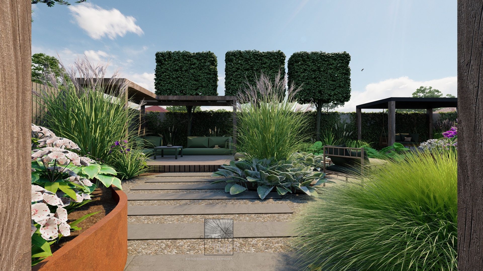 Een serene tuin met een zitgedeelte, groene planten en vierkante hagen tegen een blauwe hemel.