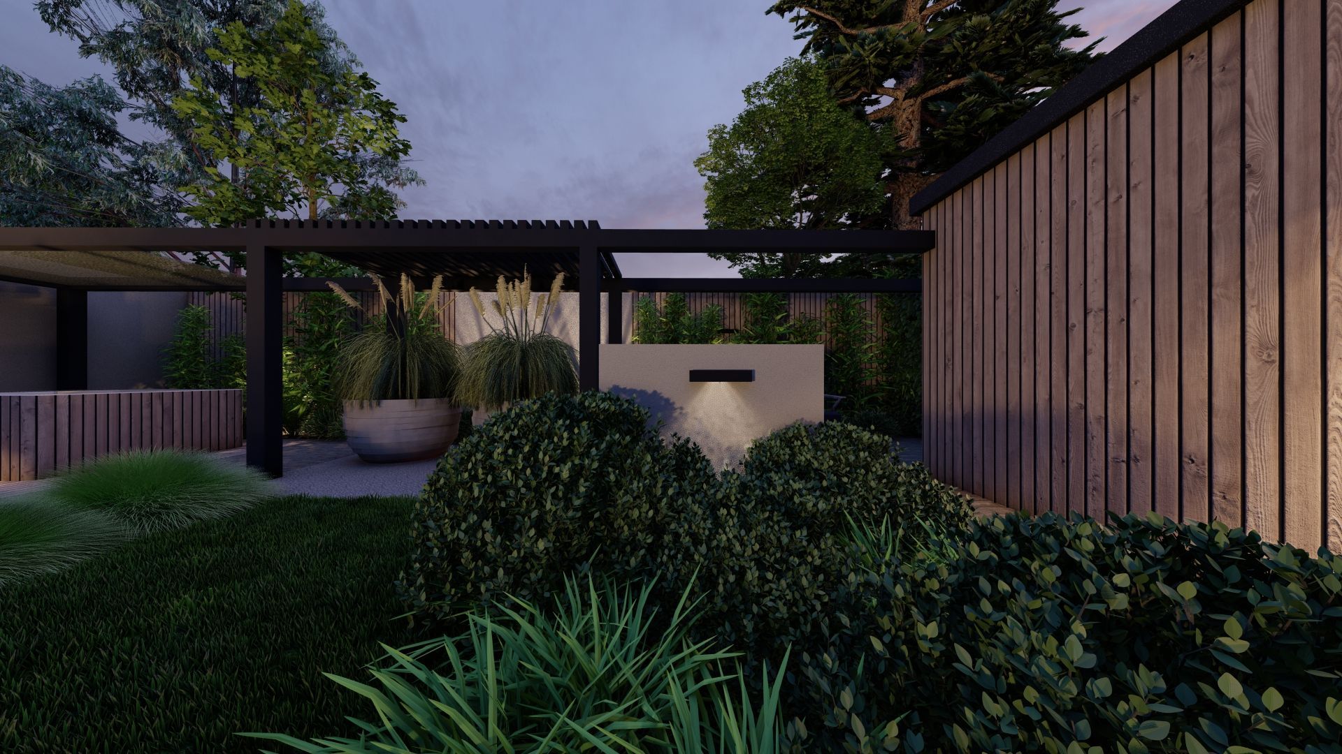 Een moderne achtertuin bij schemering met een donkere pergola, weelderig groen en een houten schutting.