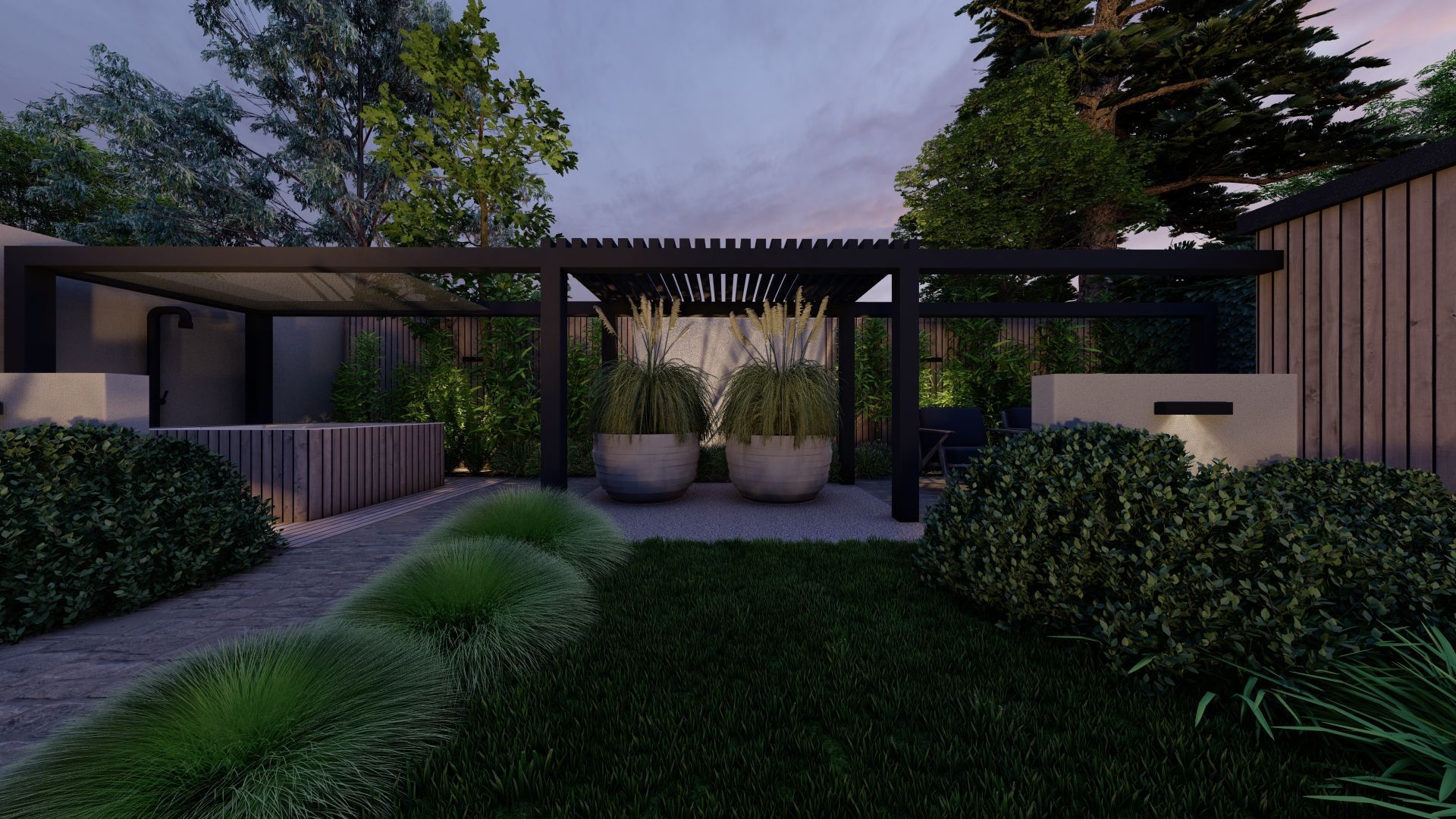 Een moderne achtertuin met een donkere pergola, potplanten en weelderig groen in de schemering.