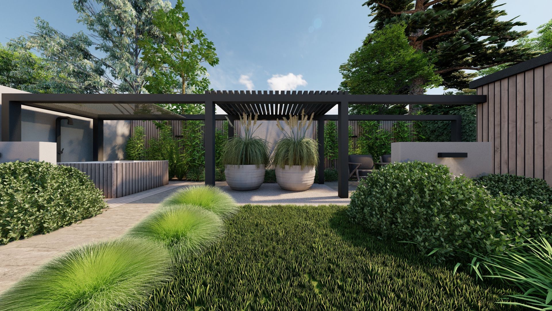 Een moderne tuin met een pergola, potplanten en weelderig groen onder een blauwe hemel.