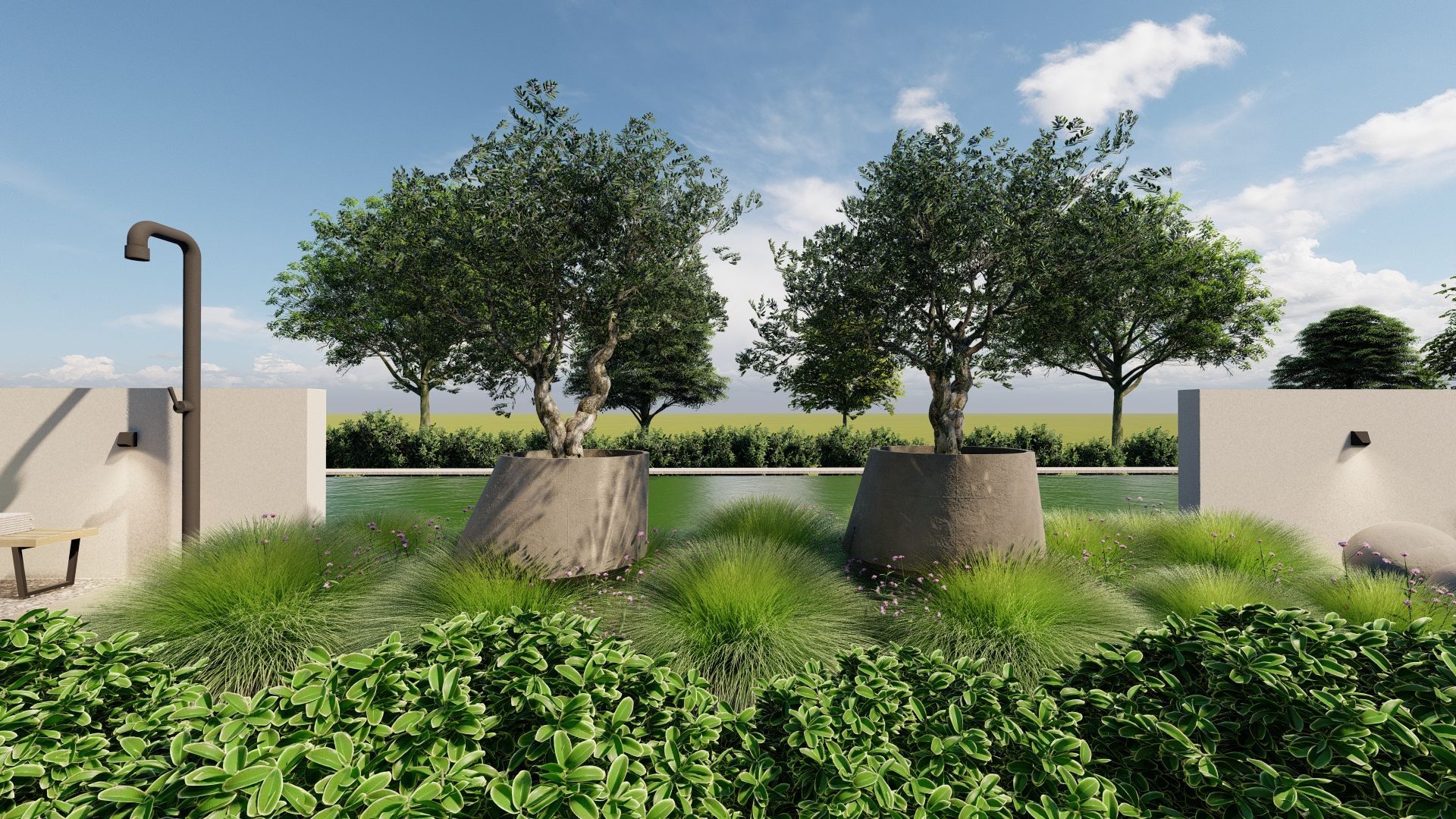 Een fraai aangelegde buitenruimte met twee bomen in stenen plantenbakken, groen en een blauwe hemel.