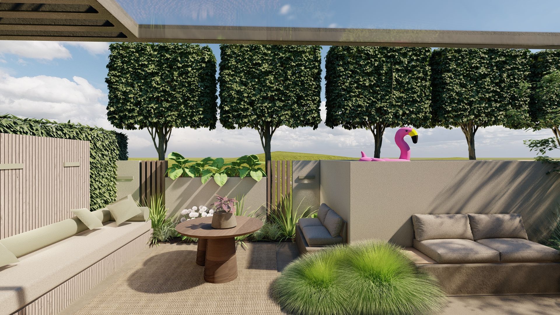 Een rustig terras met ingebouwde zitjes, een tafel en een groene heg als achtergrond. Een roze flamingo-zwemband.
