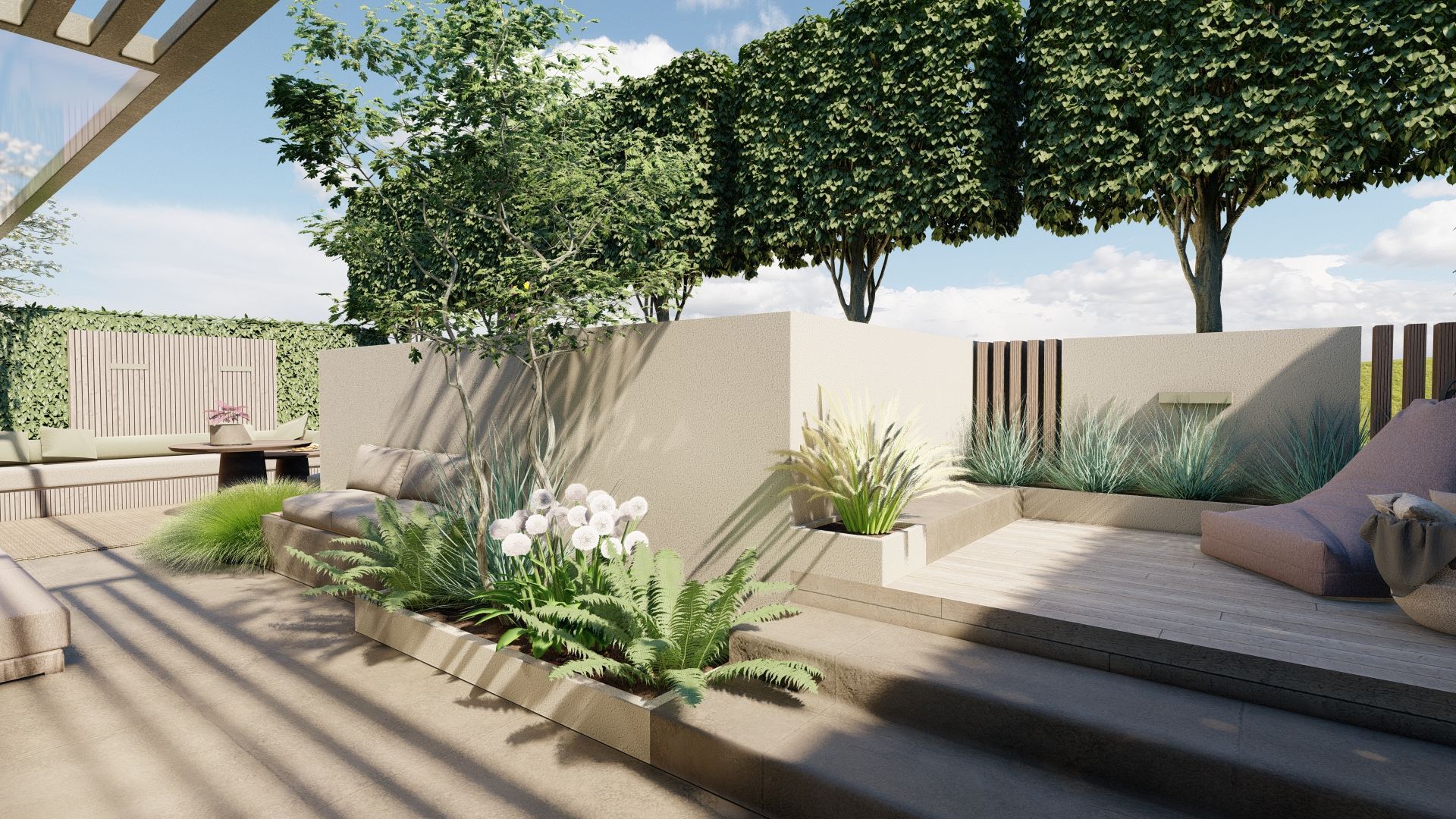 Daktuin met stenen muren, trappen, planten en bomen onder een blauwe hemel; houten pergola aan de linkerkant.
