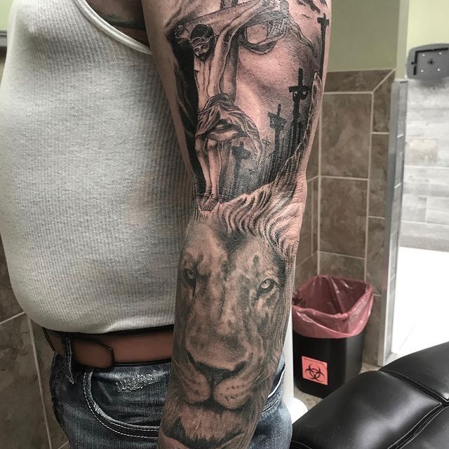 Man And Lion Tattoo – Gainesville, FL – Bodytech Tattooing & Piercing 