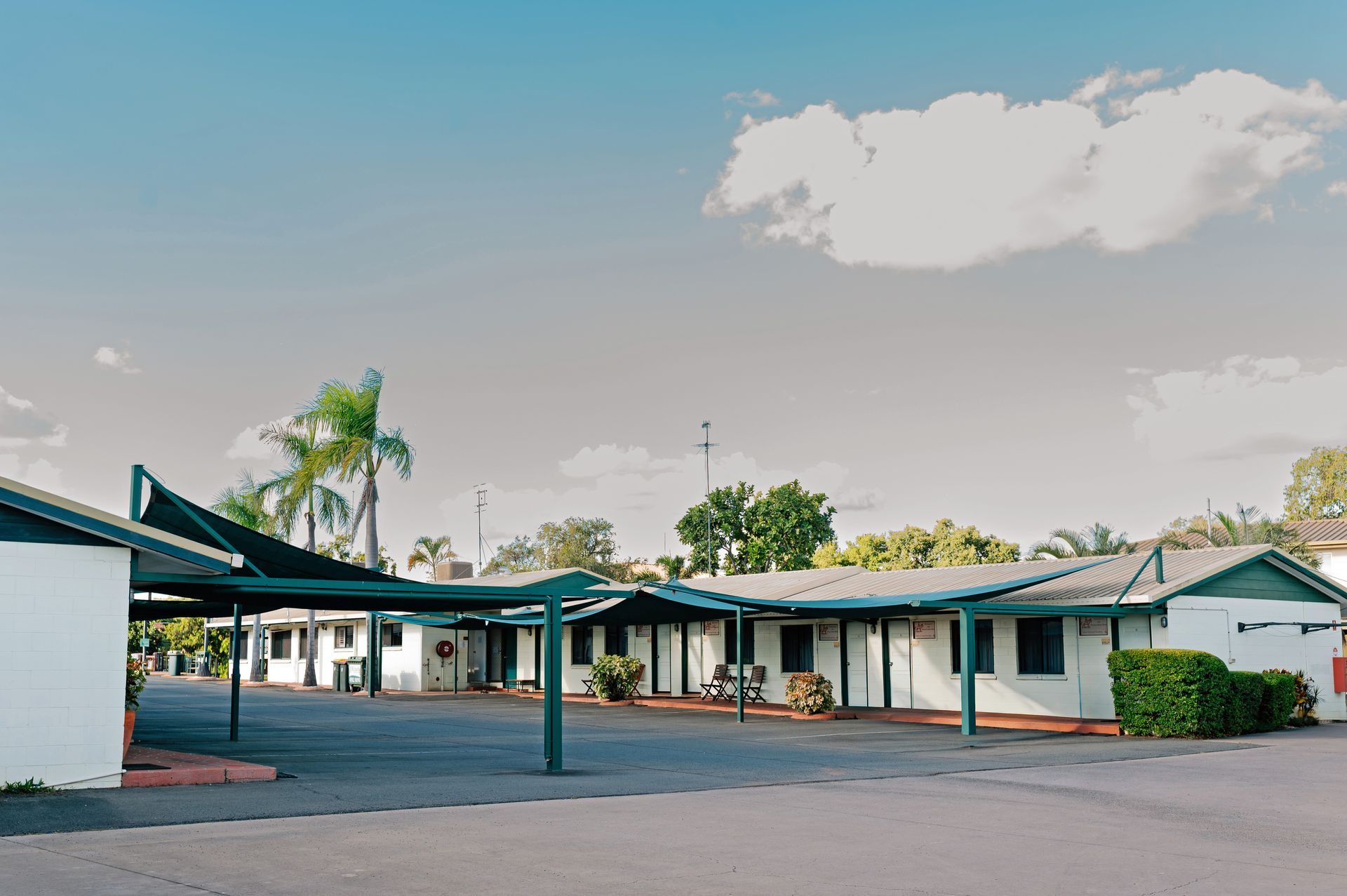 Motel Undercover Parking