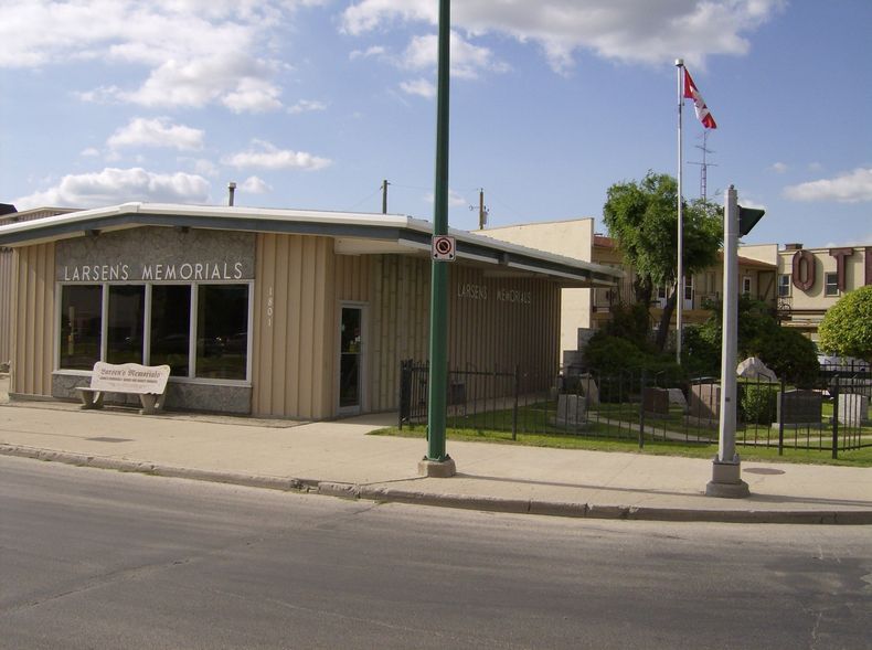 A building that has the word lodge on it