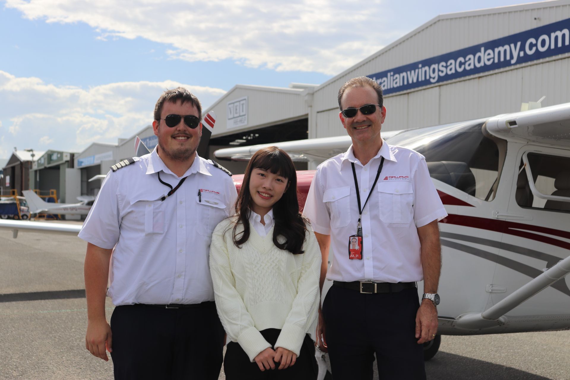 飛行學校、飛行機師、自訓機師