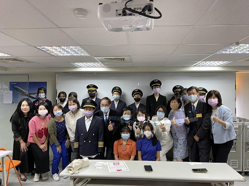 飛行機師、自訓機師、培訓機師、飛機修護、飛機維修、丙級飛機修護證照、乙級飛機修護證照、航空補習班、職訓課程、免費課程、空服、空姐、空少、空服怎麼考、空姐補習班、航空補習班、地勤、地勤怎麼考、地勤補習班