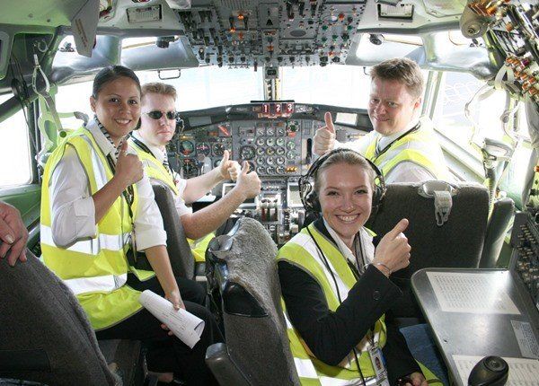 飛行機師、自訓機師、培訓機師、機師怎麼考、職訓課程、女生考機師、CPL商用飛行機師證照、機師薪水、中華航空、華信航空、台灣虎航、長榮航空、星宇航空、培訓飛行機師