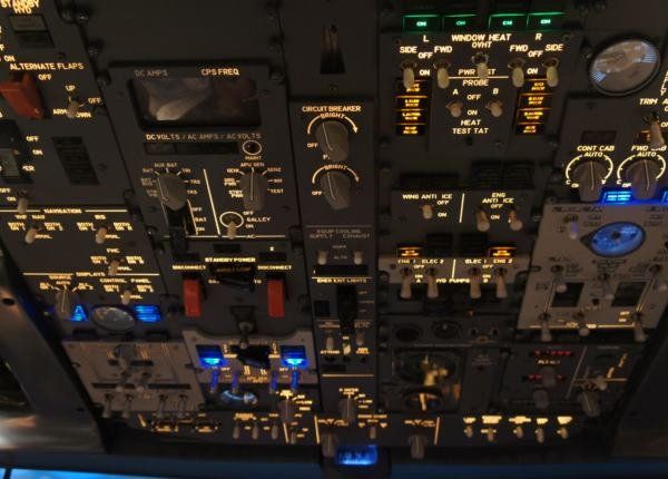 飛行機師、自訓機師、培訓機師、機師怎麼考、職訓課程、女生考機師、CPL商用飛行機師證照、機師薪水、中華航空、華信航空、台灣虎航、長榮航空、星宇航空、培訓飛行機師