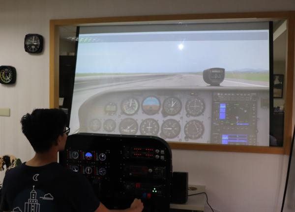 飛行機師、自訓機師、培訓機師、機師怎麼考、職訓課程、女生考機師、CPL商用飛行機師證照、機師薪水、中華航空、華信航空、台灣虎航、長榮航空、星宇航空、培訓飛行機師