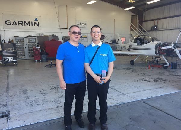 飛行學校、飛行機師、自訓機師
