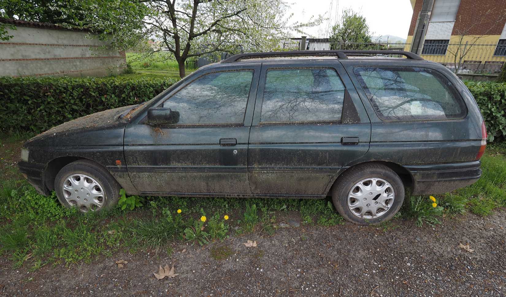 Picture of a scrap volkswagen