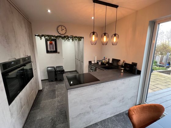 Kitchen cabinets
