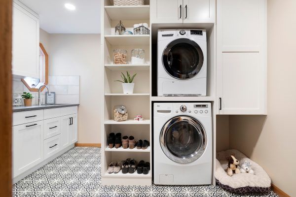 RDW Homes Laundry & Mud Rooms Youngstown, Ohio
