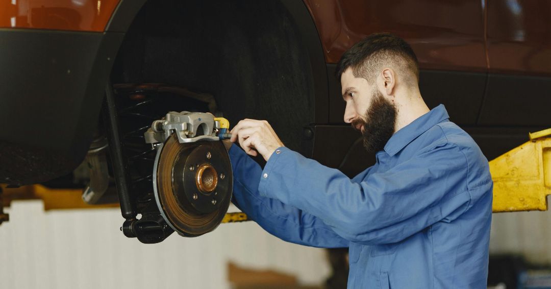 5 Signs You Need Brake Pad Replacement Service