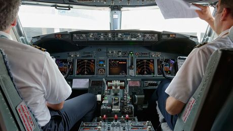 Vy från cockpit i vår  Boeing 727 / C40 clipper flygsimulator. 