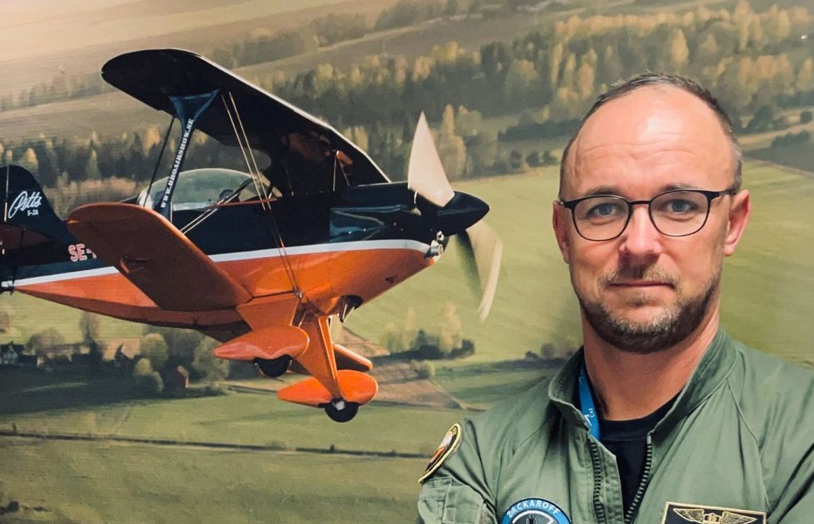 Tobias Zackaroff. Instruktör i avancerad flygning, Helikopter och Viggen.