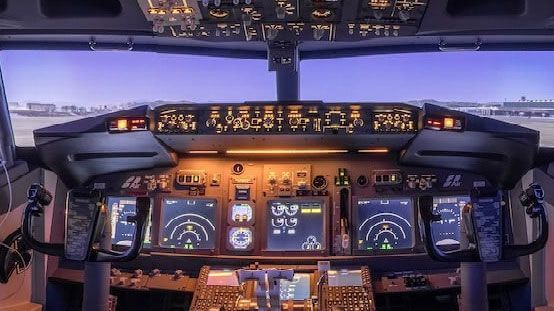Vy från cockpit i vår Boeing 727 / C40 clipper flygsimulator.