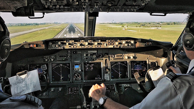 Vy från cockpit i vår Boeing 727 / C40 clipper flygsimulator.