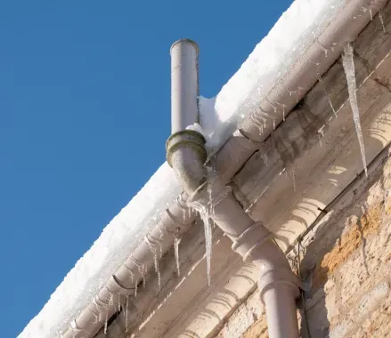 Montaje de sistema de calefacción de tejados en Teruel