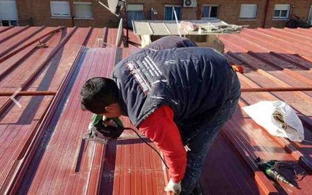 rehabilitación de cubierta con paneles de sandwich en teruel