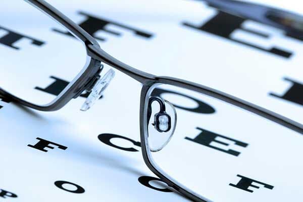 DR. ENRIQUE L. SALAS SIQUEIROS MÉDICO OFTALMÓLOGO- PROBLEMAS EN LA VISTA
