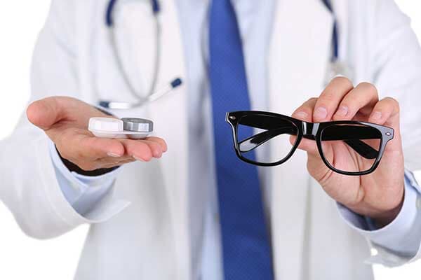 DR. ENRIQUE L. SALAS SIQUEIROS MÉDICO OFTALMÓLOGO- ÓPTICA