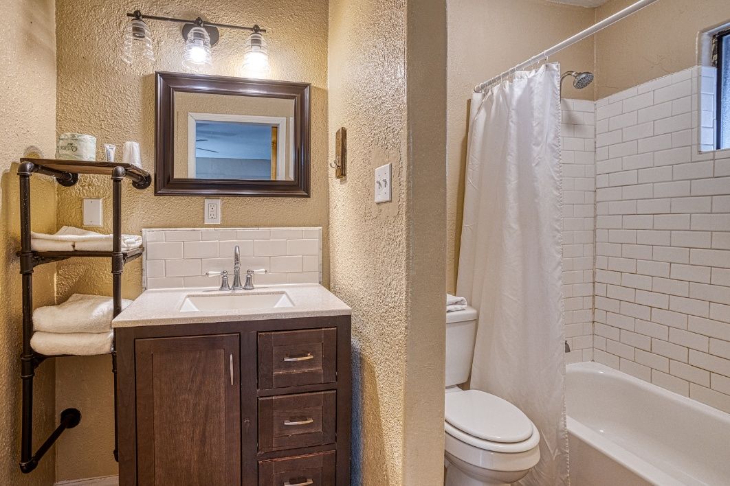 Cozy & Affordable Rooms Timber Lodge