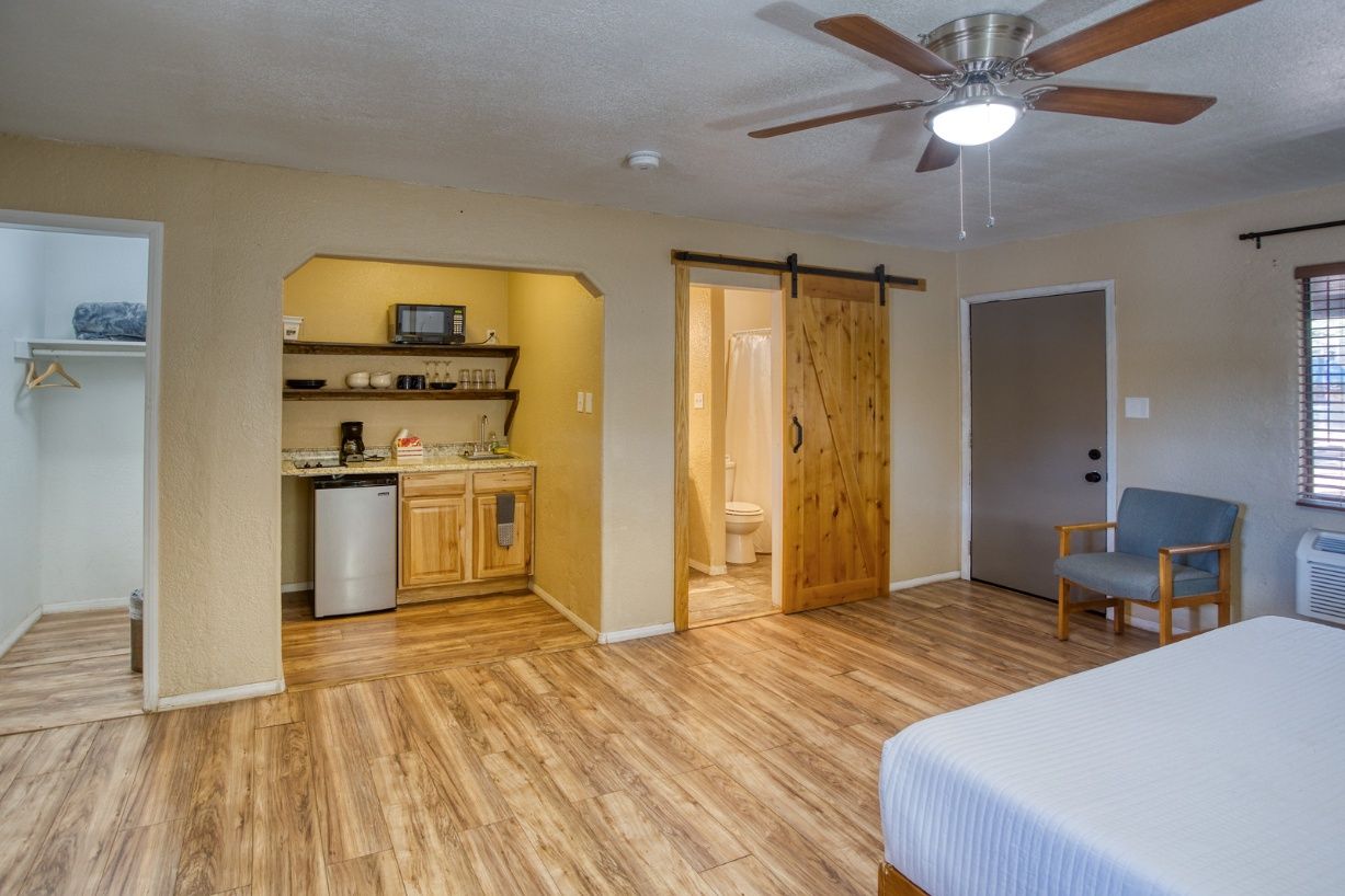 Cozy & Affordable Rooms Timber Lodge