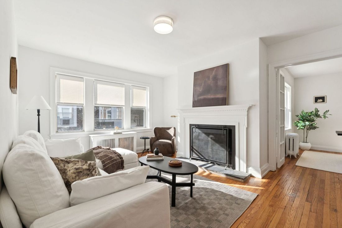 Living Room in 10 Montgomery, Bala Cynwyd