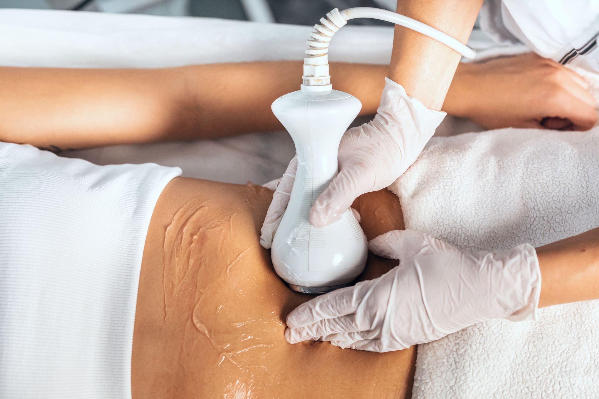 Professional body contouring treatment for customized beauty and wellness services in Nixa, MO.