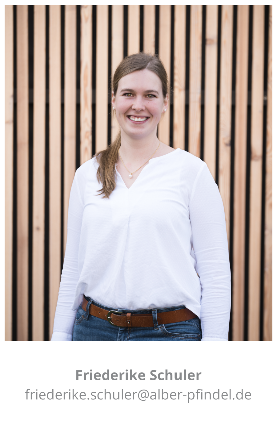 Portrait Mitarbeiterin Friederike Schuler