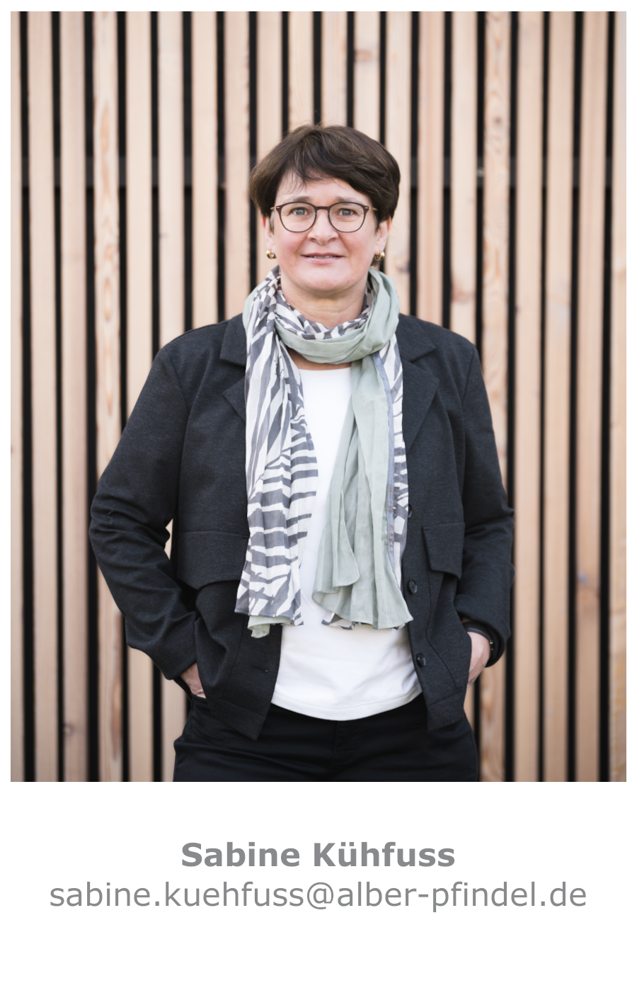 Portrait Mitarbeiterin Sabine Kühfuss