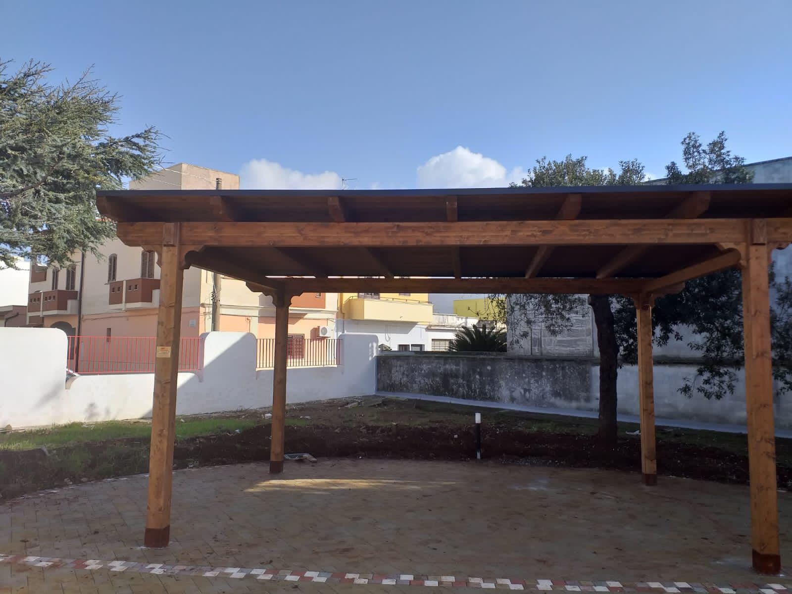 copertura in legno per parcheggio