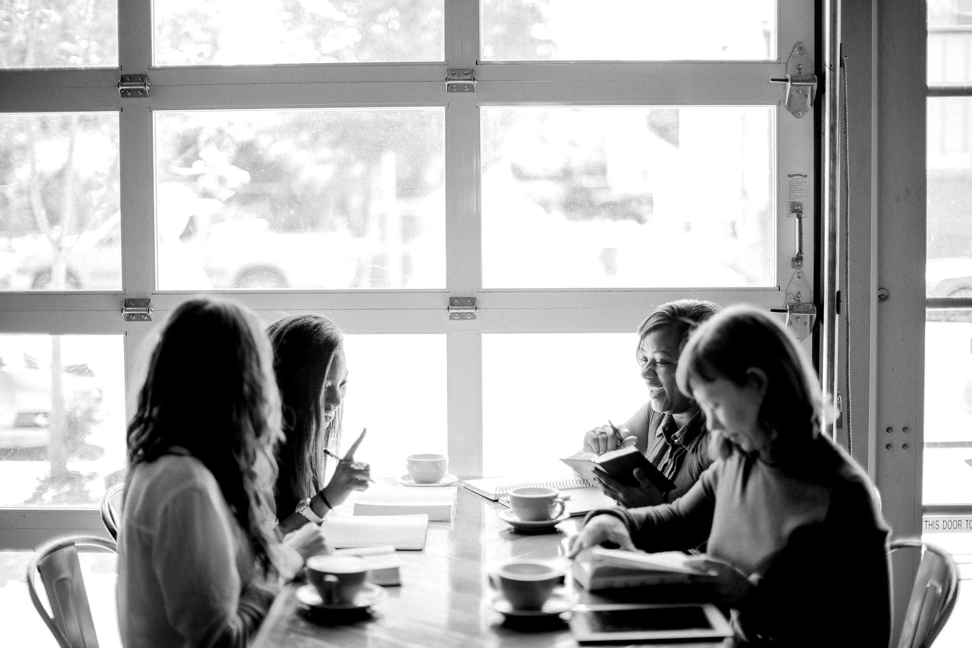 Team prvoding consulting services