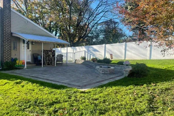 Paver patio construction in Spring Grove PA building long lasting and decorative outdoor entertaining spaces