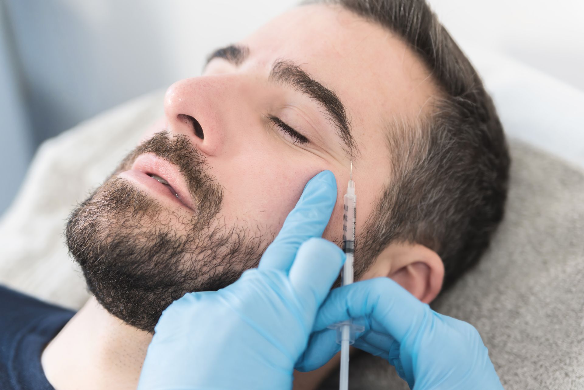 DR. MANUEL GOMEZ ESTHETIC MEDICINE