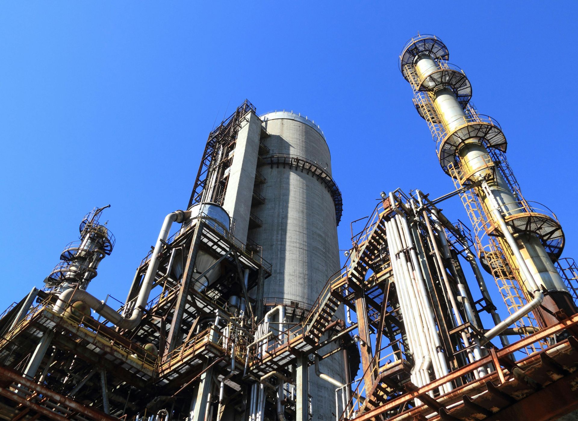 oil and gas plant